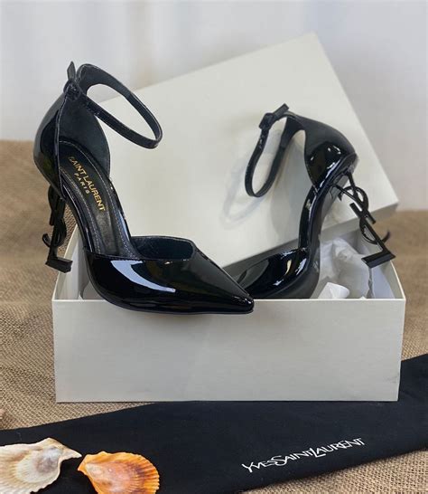 Ysl Topuklu Ayakkabı Yves Saint Laurent Sandalet %20 İndirimli.